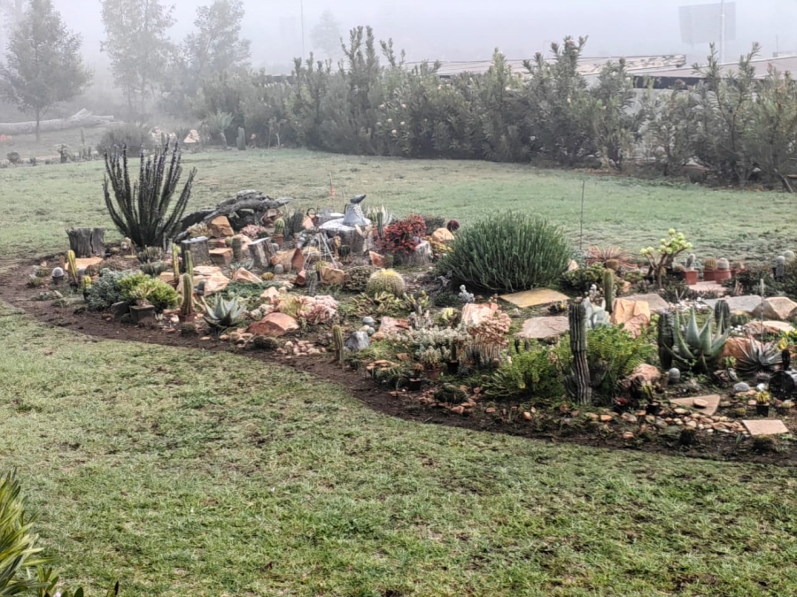 6 Bedroom Property for Sale in Joubertina Eastern Cape